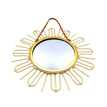 Золотое подвесное настенное зеркало в форме солнца